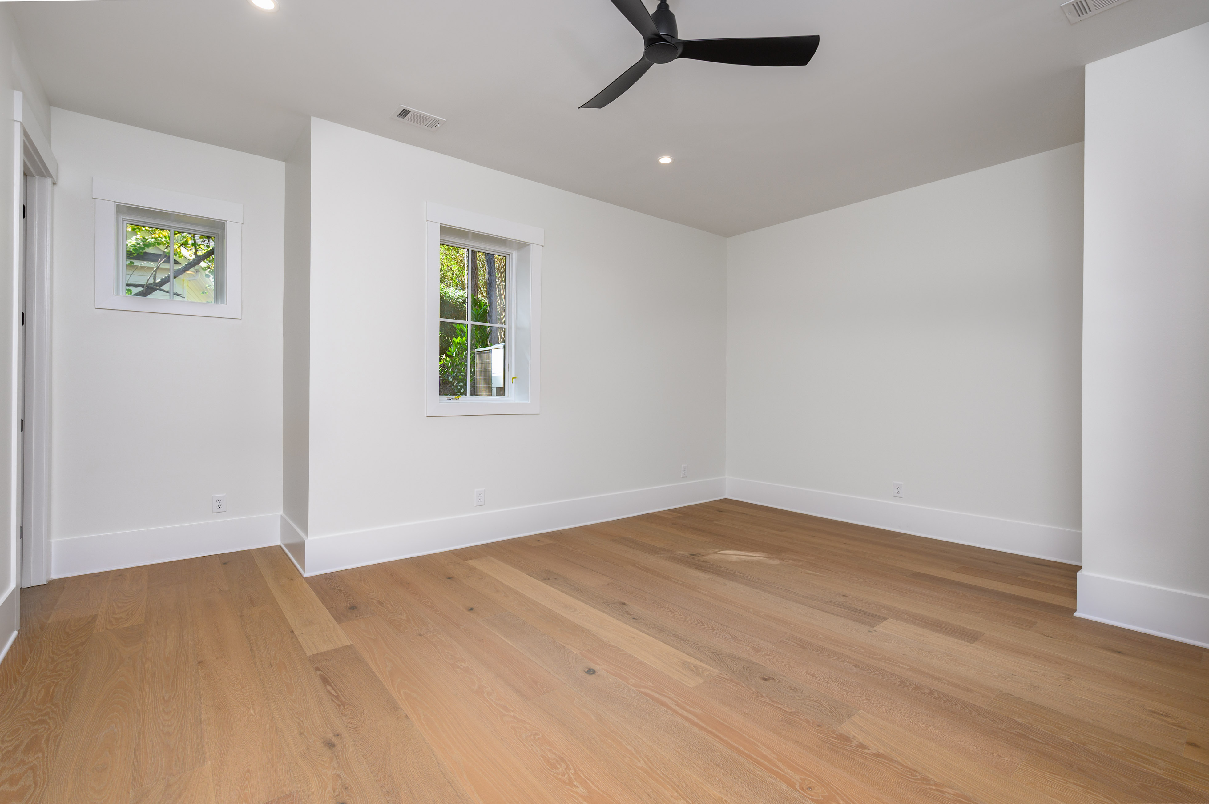 1050 Maple Ridge Way image 38